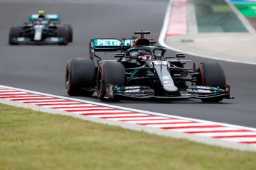 Duet Mercedes tercepat dalam sesi latihan bebas pertama GP Hungaria