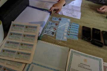 BARANG BUKTI E-KTP PALSU