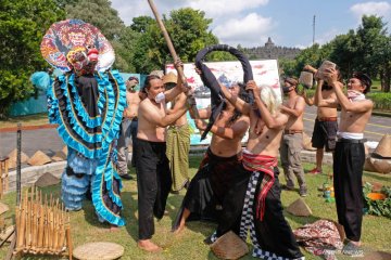 Pertunjukan seni laku budaya