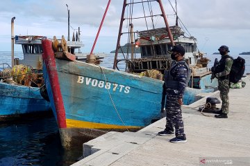 Menteri Trenggono diminta aktif koordinasi atasi pencurian ikan