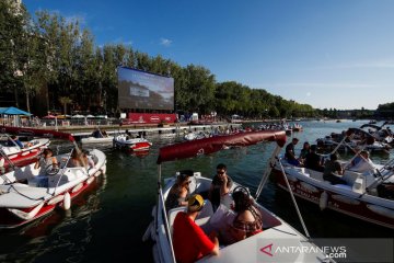 "Floating cinema", cara unik menonton film di tengah pandemi