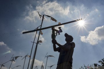 Kincir angin tradisional untuk pengusir hama burung