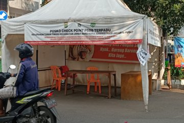 Warga keluhkan titik pemeriksaan PSBB di Jakarta Pusat