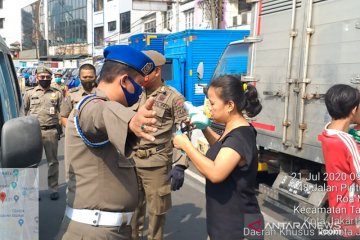 Ratusan warga tak bermasker terjaring razia "Ok Prend"