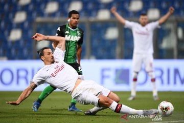 Aksi Ibrahimovic saat borong dua gol kemenangan AC Milan atas Sassuolo