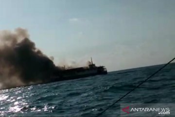 KM Bahari Indonesia terbakar di perairan Pulau Belitung
