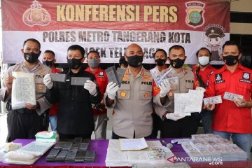 Polres Metro Tangerang ungkap peredaran dolar palsu