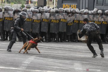 Simulasi pengamanan Pilkada Serentak