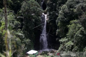 WISATA AIR TERJUN SARASAH