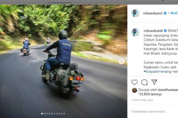 Ridwan Kamil gunakan Royal Enfield 500 Battle Green untuk "baksos"