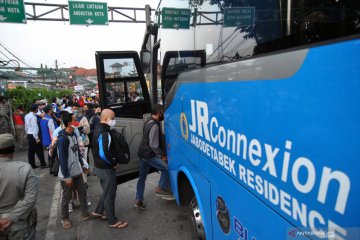 Rencana pengenaan tarif untuk penumpang bus bantuan