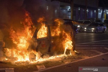 Kiat mudah cegah insiden mobil terbakar