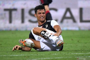 Peluang Ronaldo jadi top skor menipis saat Juve ditundukkan Cagliari