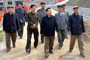Kepala negara nominal Korea Utara kunjungi perbatasan di tengah wabah