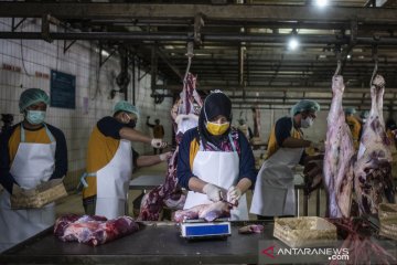 Masjid At-Tin TMII potong 23 ekor sapi Idul Adha 1441H