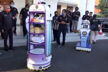 Unesa sumbang robot "KECE" layani pasien COVID-19