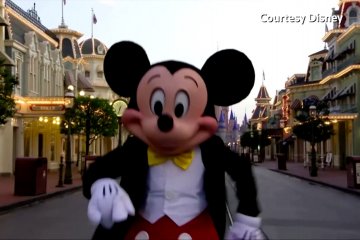 Disney World dibuka kembali di tengah lonjakan virus di Florida