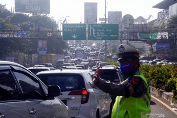 Kepadatan jalur wisata Puncak saat libur Idul Adha