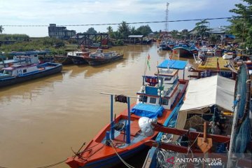 Gelombang laut enam meter, ribuan nelayan di Aceh Barat tidak melaut