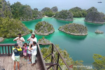 Meski COVID-19 masih tinggi, wisatawan mulai kunjungi Raja Ampat