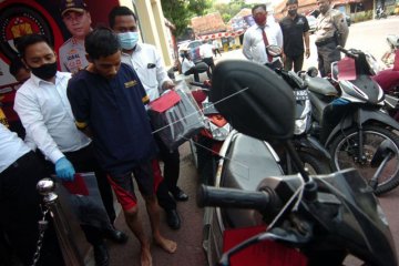 TERSANGKA PEMBUNUH REKAN BISNIS