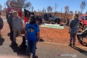 Kelompok pribumi Australia blokir rute akses Uluru sebab takut pandemi