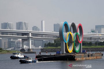 Monumen cincin Olimpiade dipindahkan sementara dari Teluk Tokyo