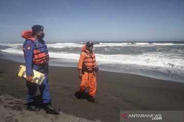 Pencarian wisatawan hanyut di Bantul