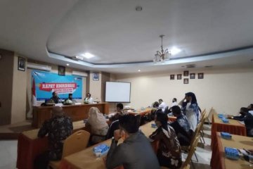 Dua staf KPU Sulbar positif COVID-19