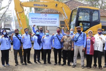 KKP sediakan alat berat eskavator kembangkan tambak di Tasikmalaya