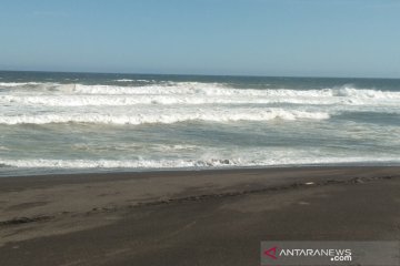 Kapolres Bantul imbau wisatawan pantai waspadai gelombang tinggi