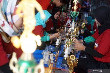 Permintaan kerajinan piala di Tulungagung Jatim turun drastis