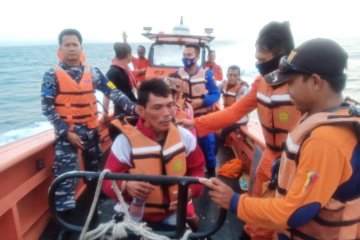 SAR temukan jasad wisatawan terseret ombak di Pantai Pasir Putih Lebak