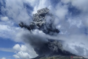 Pemda diminta proaktif bantu warga terdampak erupsi Gunung Sinabung