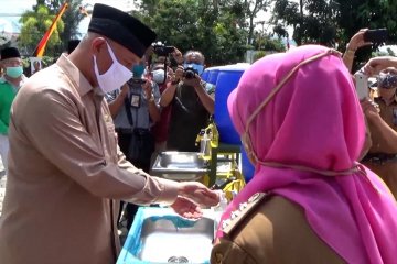 Ratusan Masjid di Padang terima bantuan alat pencuci tangan