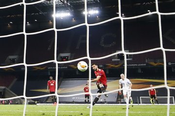 Penalti Fernandes bawa MU ke semifinal Liga Europa
