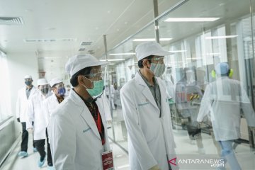 Presiden Jokowi kunjungi fasilitas produksi vaksin COVID-19