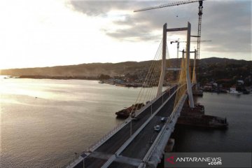 Progres proyek pembangunan Jembatan Teluk Kendari