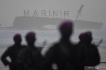 Upacara pembaretan prajurit Korps Marinir