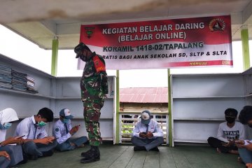 TNI beri akses internet gratis bagi siswa di pelosok Mamuju