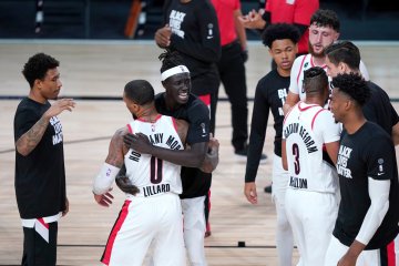 Blazer lolos dari hadangan Nets untuk maju ke seri play-in