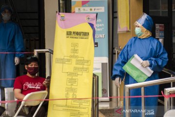 Penyuntikan uji klinis vaksin