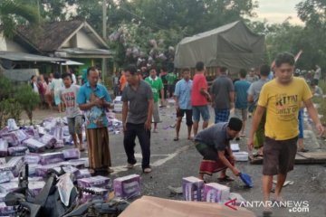 Lima korban meninggal dalam kecelakaan maut di Jember