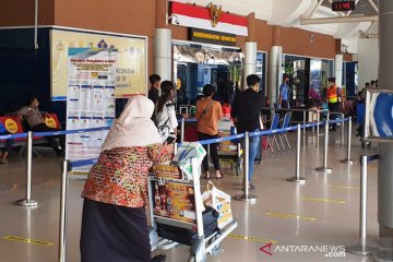 Bandara SMB II perpanjang jam operasional