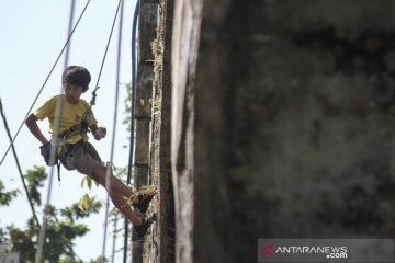 Pemanjat tebing anak di Yogyakarta akan kibarkan Merah Putih raksasa