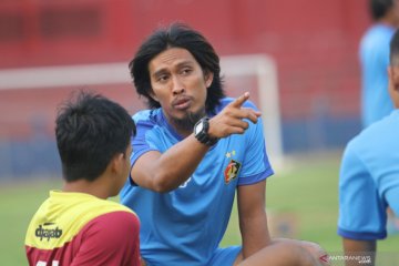 Pelatih Baru Persik
