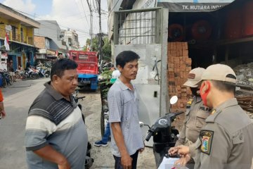 Operasi tertib masker di Jalan Ancol Selatan jaring 21 warga