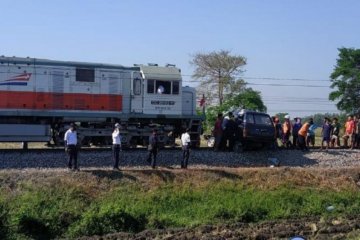 Tabrakan kereta api dan mobil tiga meninggal di Kediri