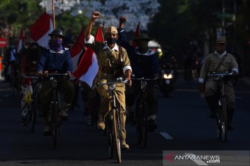 Komunitas sepeda tua meriahkan pawai HUT Kemerdekaan RI