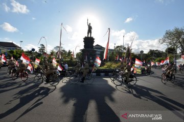 Pawai komunitas sepeda tua rayakan hari kemerdekaan RI